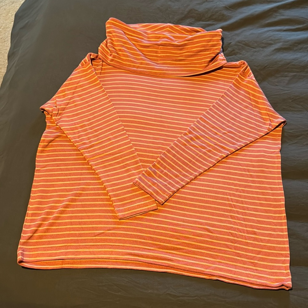 Lou & Grey long sleeves folded neck used in good condition